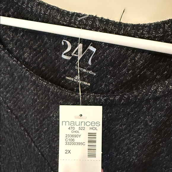 Chic Black Knit Pullover - Picture 3 of 7